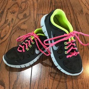 youth nike camo shoes